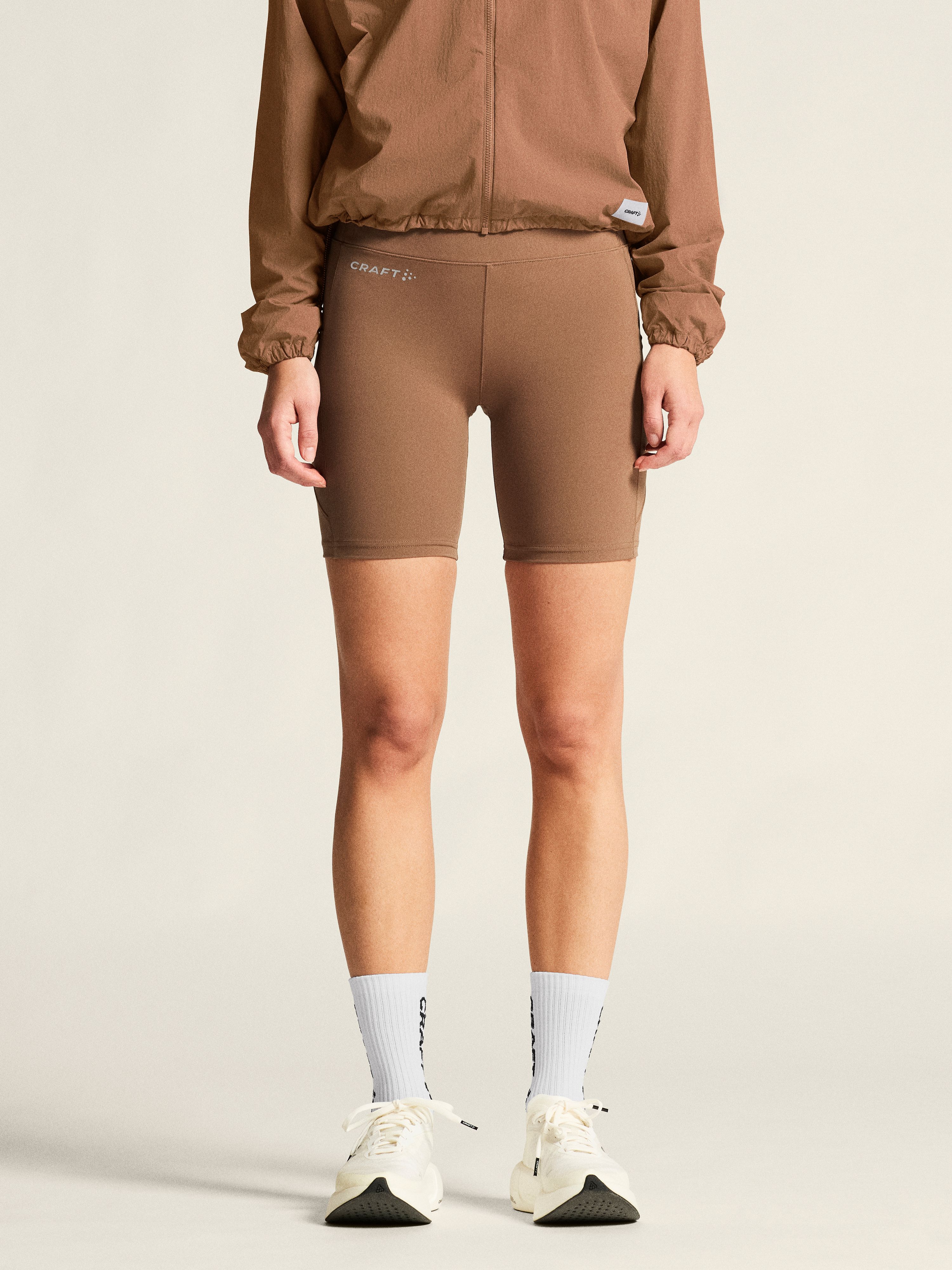 Alyssa！ ADV Essence Short Tights 2 W | Black | Craft Sportswear