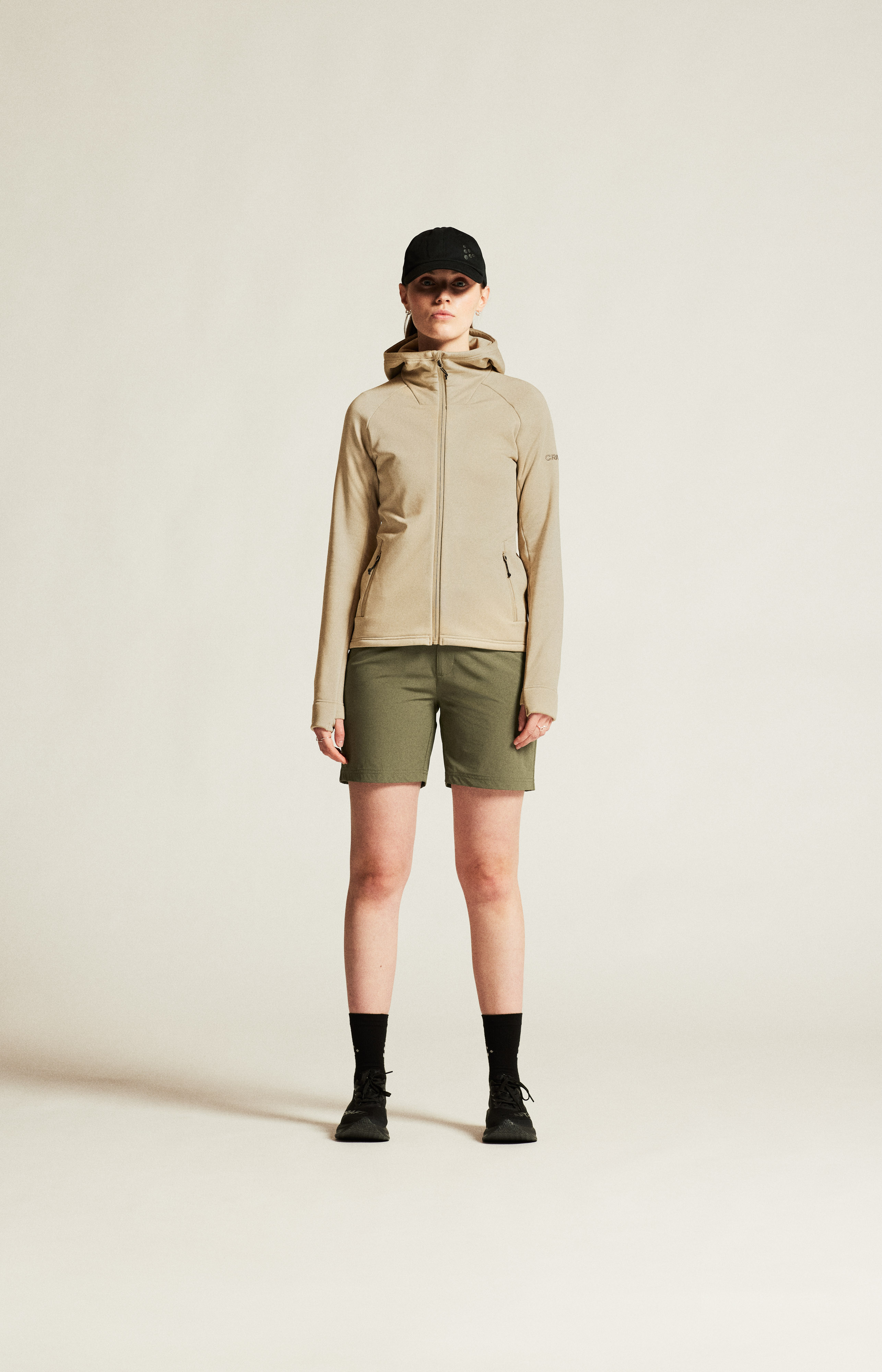 新品未使用タグ付き。完売、入手困難アイテムon Trek Jacket ベージュ ADV Explore Power fleece Hood Jkt W | Beige | Craft Sportswear