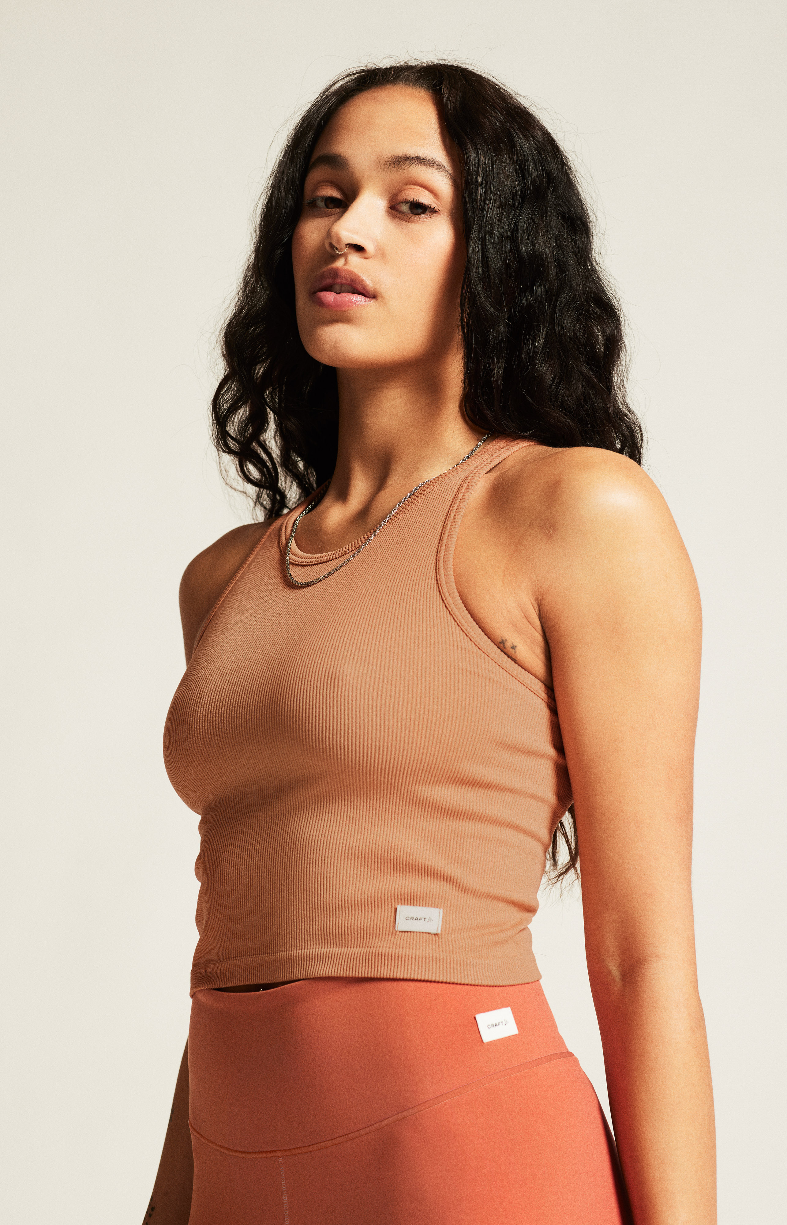 40%Off‼️JULIUS 24FW [ rift; ] Tank Top zenana-off-white-ribbed-fitted