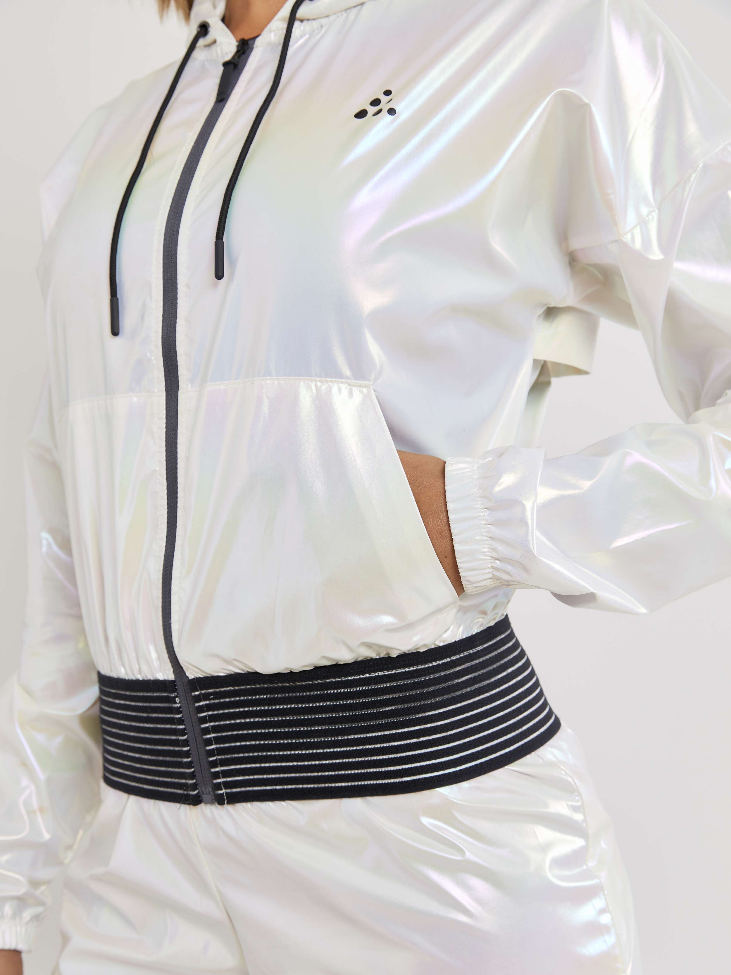 UNTMD Shiny Hood Jacket W | Craft Sportswear UNTMD Shiny Hood Jacket W | Craft Sportswear