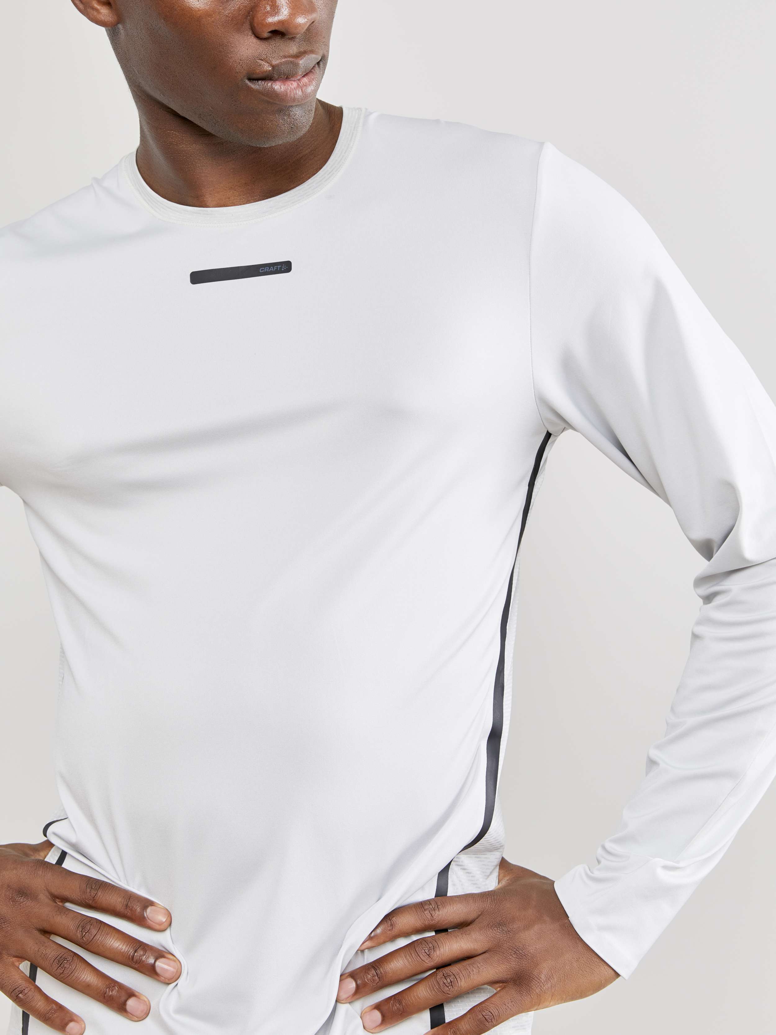 meer. NECK SLIT TEE ホワイト Vent Mesh LS Tee M | Grey | Craft Sportswear
