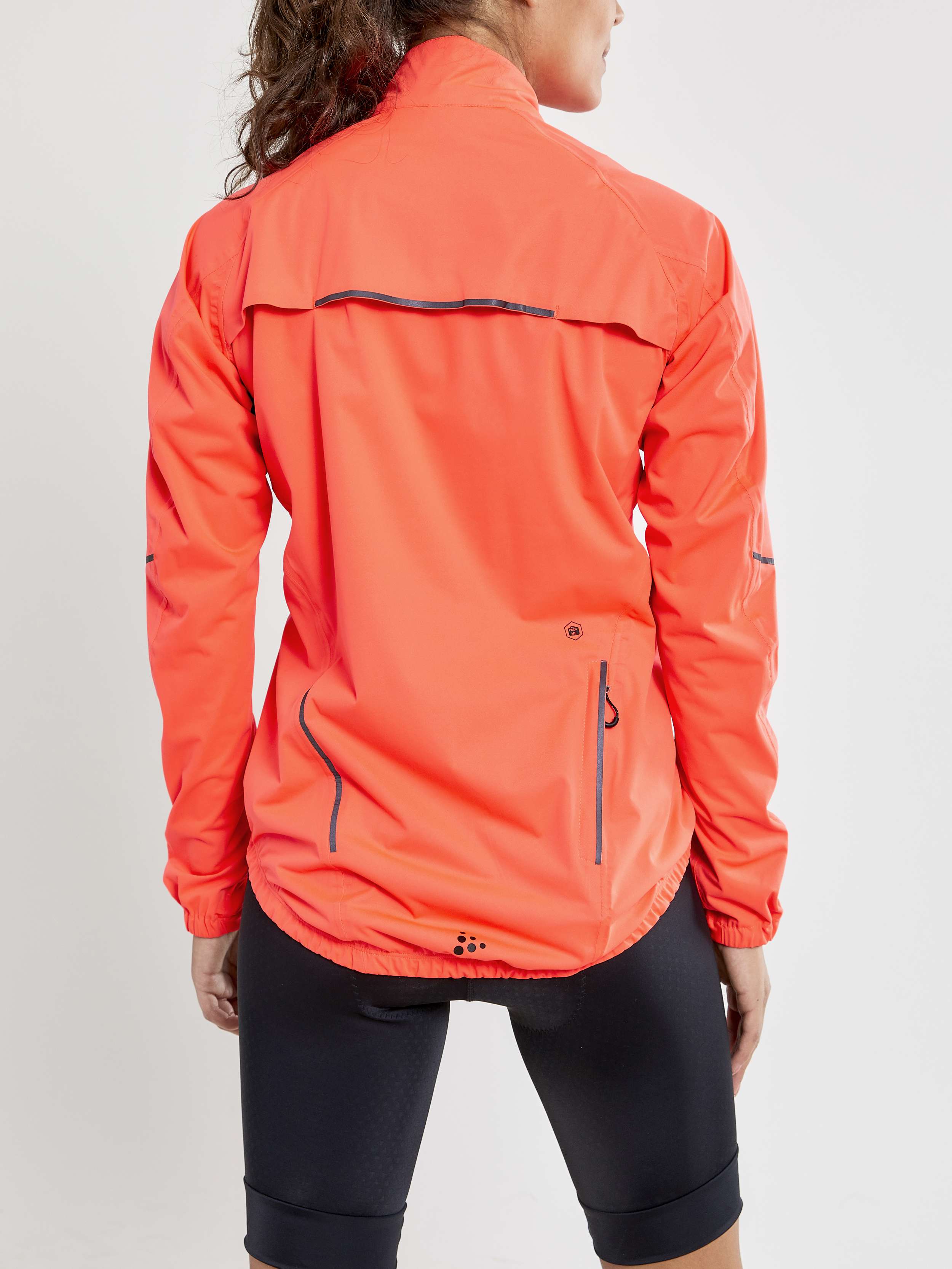 THE AMPAL CREATIVE / ナイロンJKT /フード付き 最新のJUNYA WATANABE MANとのコラボレーションでは、C.P.
